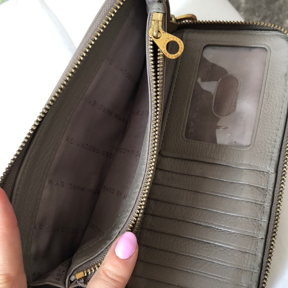 Marc Jacobs Wallet - Picture 4 of 7